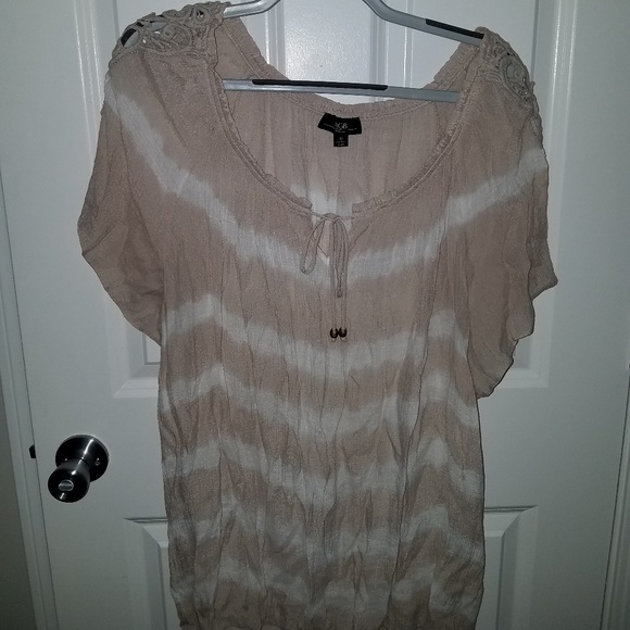 AGB Tops - Short-Sleeve Top